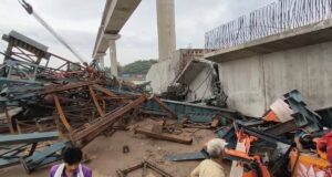 Bridge Collapse: हमीरपुर में 90 करोड़ का पुल गिरा, मलबे में दबकर 6 मजदूरों की मौत; SDRF का राहत-बचाव कार्य जारी