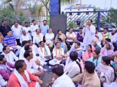 Urban Local Body Elections : शिवनंदनपुर चुनाव में बढ़ी राजनीतिक हलचल, थाने के सामने कांग्रेस का धरना, चुनावी फिजा गरमाई