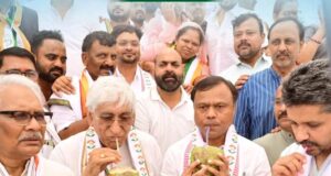 Congress’s Protest: अपनी मांगे मनवाने के बाद कांग्रेस ने खत्म किया धरना, तीन दिन तक के प्रदर्शन से खींचा ध्यान