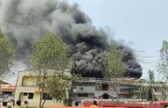 Fire at Oil Warehouse: तेल गोदाम में लगी भीषण आग, लाखों के नुकसान का अनुमान