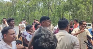 Conversion Controversy: बस्तर में फिर धर्मांतरण का विवाद , ग्रामीणों ने की धर्मांतरित महिला का अंतिम संस्कार रोकने की कोशिश