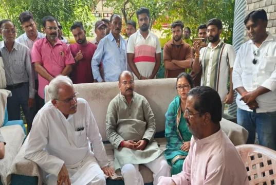 Nougai triple Murder Case: नौगई हत्याकांड के पीड़ित परिवार से मिले पूर्व CM भूपेश बघेल, बोले – विधानसभा में उठाएंगे मामला