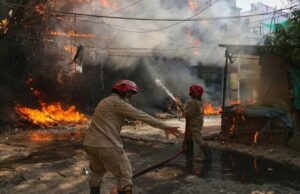 Delhi restaurant fire: दिल्ली के होटल फ्लॉरिस स्टे में भीषण आग से कोहराम; 20 लोगों की मौत, खिड़कियों से कूदे लोग, कई बचाए गए