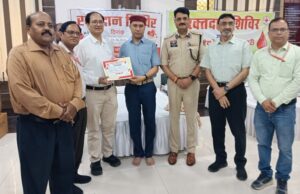 World Blood Donor Day : दस बार रक्तदान कर चुके जयंत श्रीवास्तव का विश्व रक्तदाता दिवस पर सम्मान