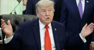 US-Iran Tensions : अमरीका – ईरान समझौते के लिए सहमत, राष्ट्रपति ट्रंप ने होर्मुज से नाकेबंदी हटाने का किया ऐलान