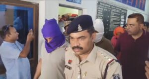 Naugai triple murder case : नौगई तिहरे हत्याकांड के 4 आरोपियों ने किया सरेंडर, अब तक 8 गिरफ्तार