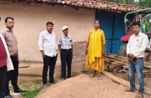 Black marketing of fertilizers: सरगुजा में खाद की कालाबाजारी, दो गांवों में भण्डारित 379 बोरी खाद जब्त
