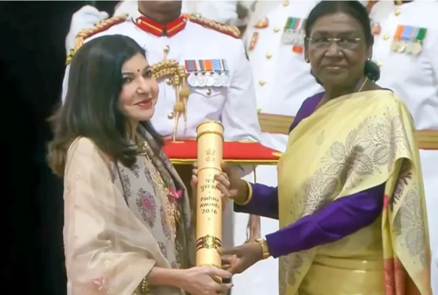 Padma-Awards-2026.-President-Murmu-honoured-Alka-Yagnik-with-Padma-Bhushan.webp