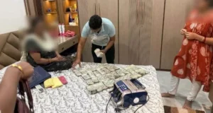IPL Online Betting Busted : आईपीएल फाइनल मैच पर ऑनलाइन सट्टा, दो सटोरिये गिरफ्तार, 32 लाख रुपए नकद जब्त