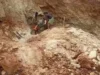 Illegal mining accident: अवैध पत्थर खदान धसकने से खुदाई कर रहे 2 मजदूरों की मलबे में दबकर मौत
