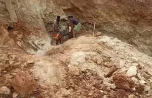 Illegal mining accident: अवैध पत्थर खदान धसकने से खुदाई कर रहे 2 मजदूरों की मलबे में दबकर मौत