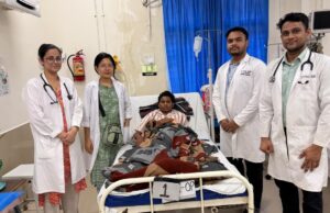 CIMS Bilaspur : सिम्स के चिकित्सकों ने सफल सर्जरी कर चाकू के कई वार से गंभीर 15 वर्षीय किशोर की जान बचा ली