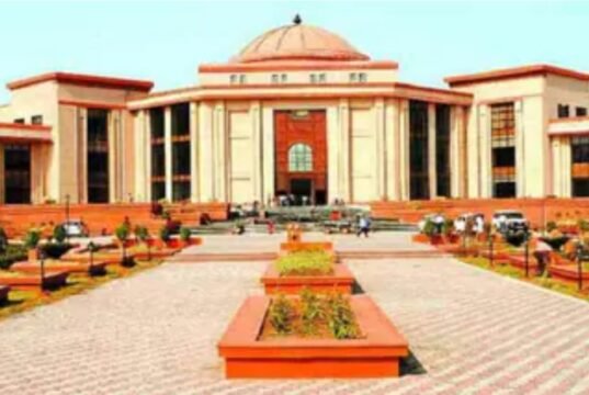 CG High Court: छत्तीसगढ़ के कर्मचारियों की पेंशन पर हाईकोर्ट का बड़ा फैसला, 32 महीनों का मिलेगा बकाया एरियर