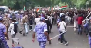 CJP parliament march: जंतर-मंतर पर काकरोच जनता पार्टी प्रदर्शनकारियों पर लाठीचार्ज, संसद मार्च से पहले कइयों के सिर फूटे