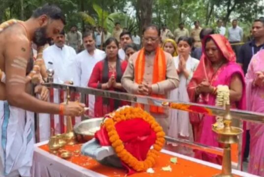 CM Vishnu Dev Sai Announced : सावन में कांवड़ियों पर हेलिकॉप्टर से होगी पुष्पवर्षा, सीएम साय ने किया ऐलान