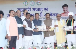 CG News : प्रदेश के 7.14 लाख तेंदूपत्ता संग्राहकों के खातों में पहुंची 162.32 करोड़ की प्रोत्साहन राशि