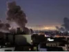 US bombing of Iran : होर्मुज पर फिर भड़की जंग, केशम द्वीप और बंदर अब्बास पर अमेरिका का एयर स्ट्राइक