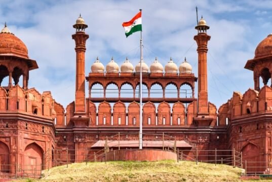 Independence Day 2026: लाल किले से देखना चाहते हैं स्वतंत्रता दिवस का समारोह, ऑनलाइन कर सकते हैं टिकट बुक