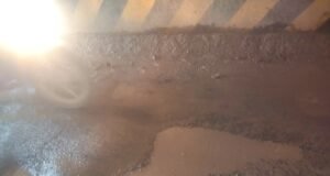 Ameri under bridge : ऐसा रेलवे अंडर ब्रिज बनाया, पहली बारिश में ही गड्ढों में तब्दील, इंजीनियरों को जेल भेजो