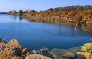 Blue water mine : नकटी गांव के ब्लू वाटर खदान में लापता हुए युवक का 72 घंटे बाद पता नहीं, सेना से डीप डाइवर्स बुलाने की मांग
