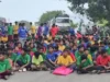 Eklavya School Students Protest : प्रिंसिपल और छात्रावास अधीक्षक को हटाने एकलव्य के बच्चे फिर बैठे सड़क पर, कोरबा-कटघोरा मार्ग पर लगा जाम