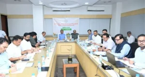 CM Sai held review meeting. : सीएम साय ने शहरों में बेहतर सुविधाओं पर दिया जोर, विकास कार्यों में लापरवाही के लिए किया आगाह