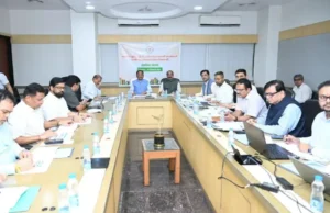 CM Sai held review meeting. : सीएम साय ने शहरों में बेहतर सुविधाओं पर दिया जोर, विकास कार्यों में लापरवाही के लिए किया आगाह