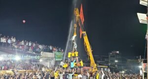 Matka breaking competition : श्रीकृष्ण जन्मोत्सव पर मटका फोड़ प्रतियोगिता में महंगवां की टीम रही प्रथम