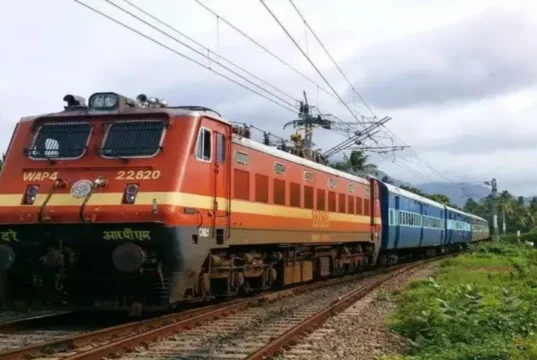 New Railway Projects : ट्रेनें की लेटलतीफी होगी खत्म, मोदी कैबिनेट ने 4,254 करोड़ की रेल परियोजनाओं को दी मंजूरी