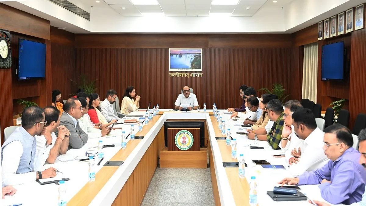 Chhattisgarh-CM-Helpline-Chief-Secretary-IAS-Vikas-Sheel.webp